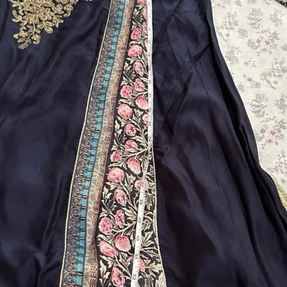 Pakistani Indian Desi Outfit Navy Embroidered pakistani silk dress - Picture 5 of 6